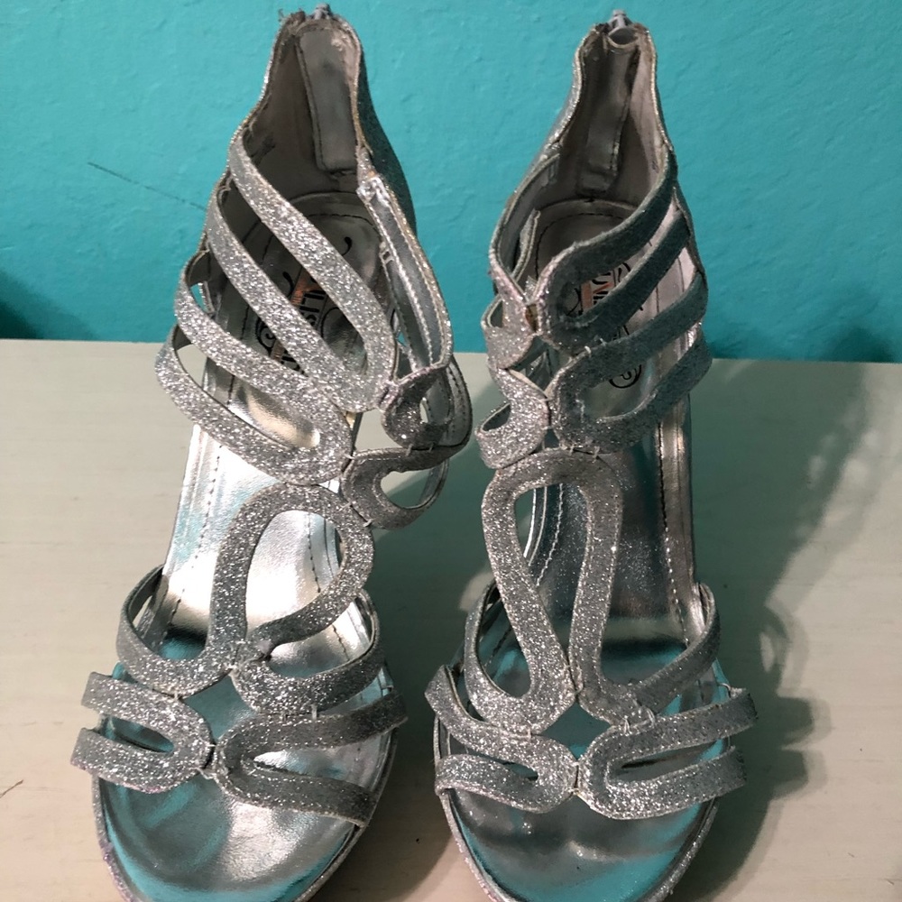 Beautiful sparkly heels